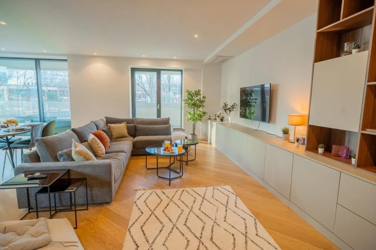 Designer Apartment In Aviatiei Tower Bucharest Romania