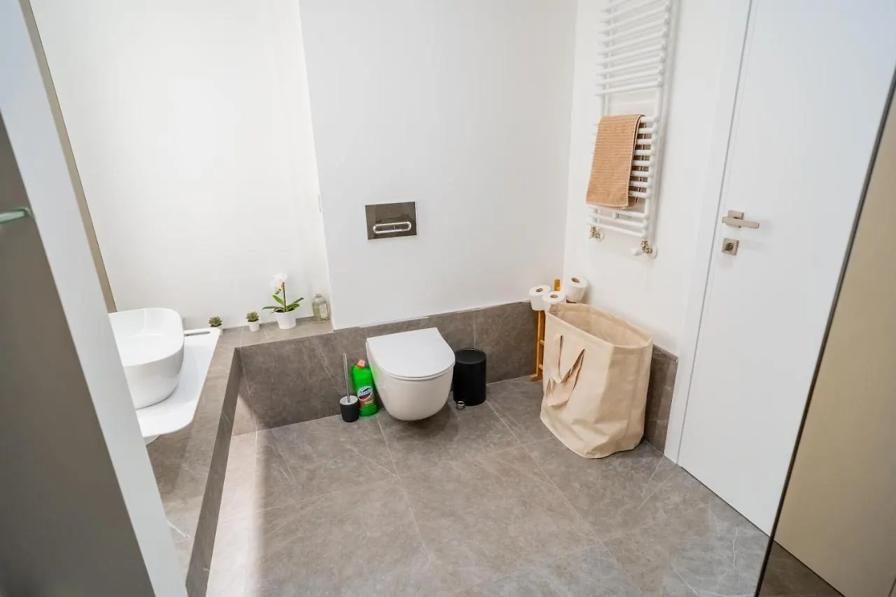 Designer Apartment In Aviatiei Tower Bucharest