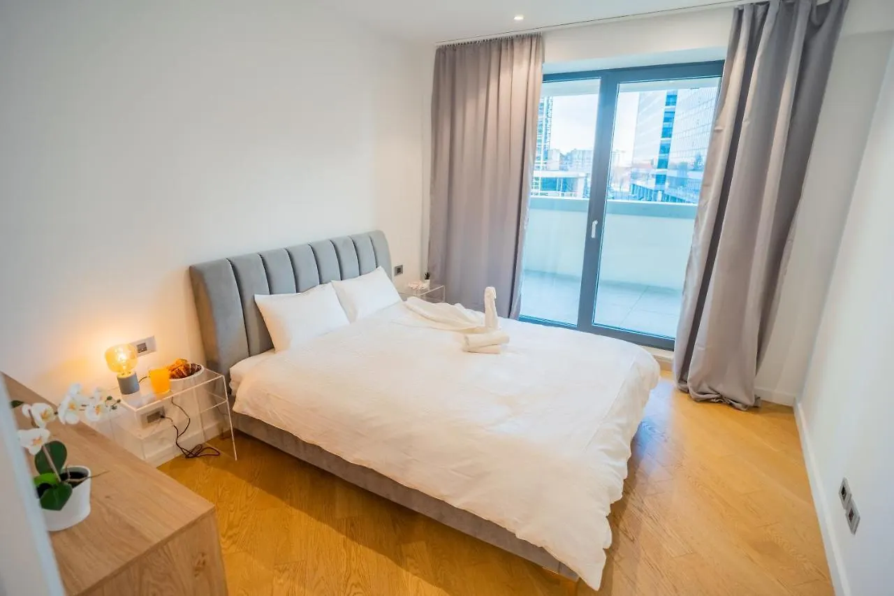 Designer Apartment In Aviatiei Tower Bucharest