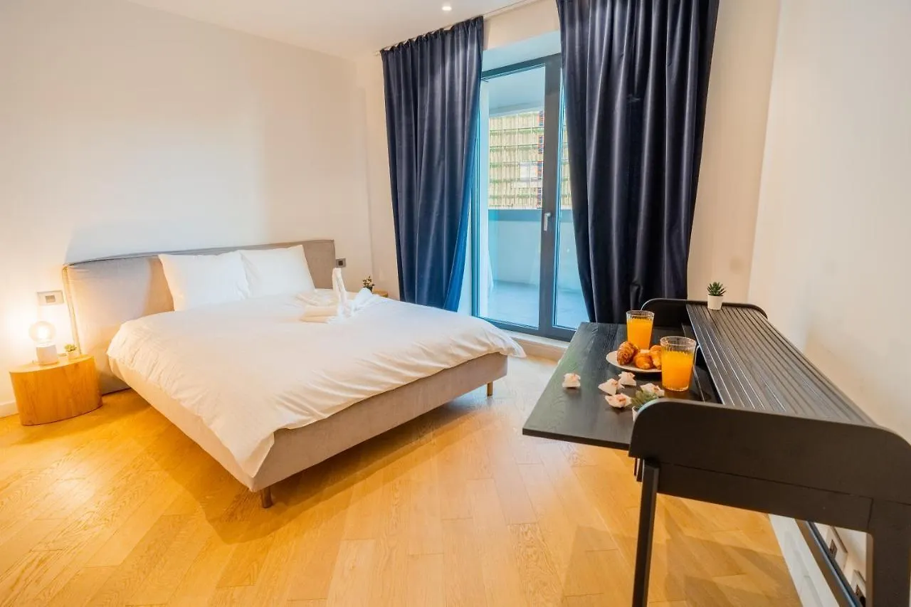 Designer Apartment In Aviatiei Tower Bucharest