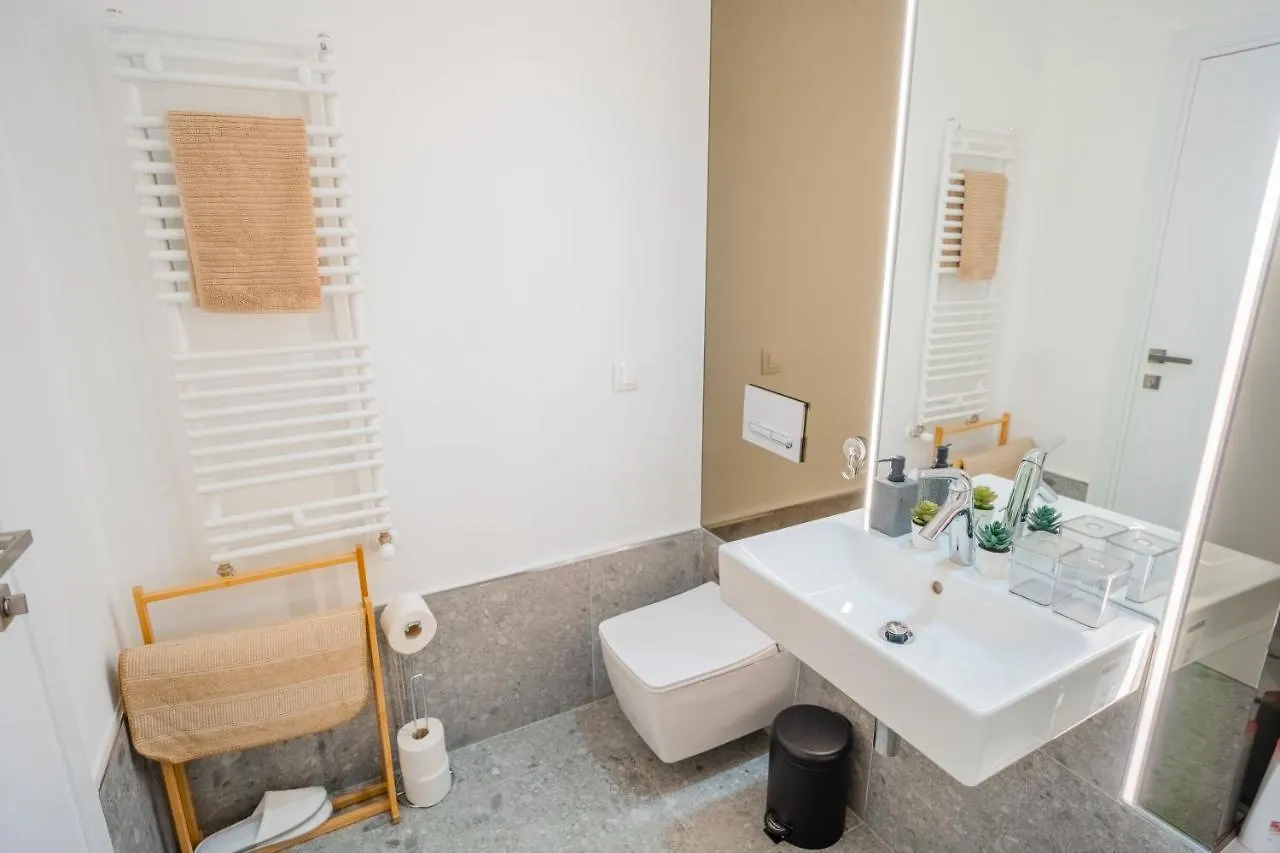 Designer Apartment In Aviatiei Tower Bucharest 0*,